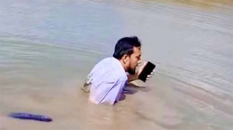 সিলেটে ‘ডেভিল’ আখ্যা দিয়ে সাংবাদিকের ওপর মব হামলা