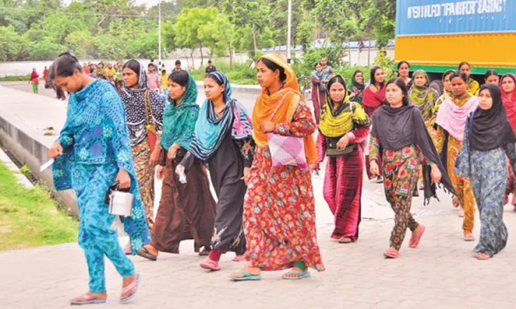 ৫ ঘণ্টার শৃঙ্খল: জামায়াতের প্রস্তাব নারীকে কর্মক্ষেত্র থেকে বিতাড়িত করার নীলনকশা