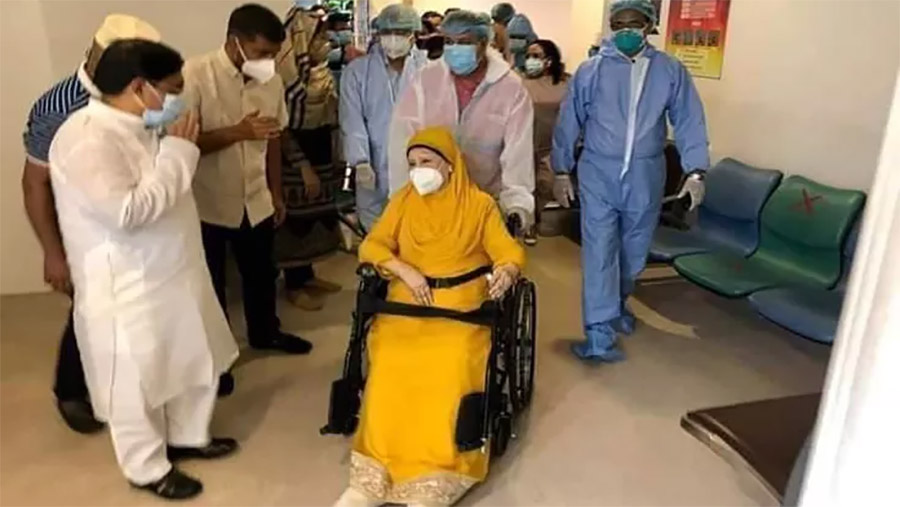 এয়ার অ্যাম্বুলেন্স প্রস্তুত হলেও খালেদা জিয়ার লন্ডন যাত্রার জন্য চিকিৎসকদের অনুমতি মেলেনি