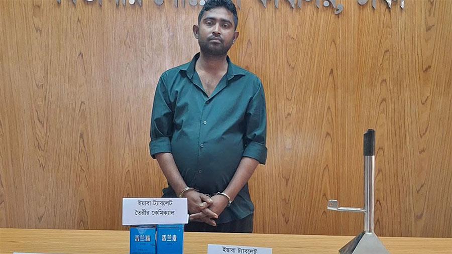 দেশের টাকা দেশে রাখতেই টঙ্গীতে ঘরে ইয়াবা কারখানা স্থাপন, সাড়ে ৪ হাজার পিসসহ গ্রেপ্তার ১