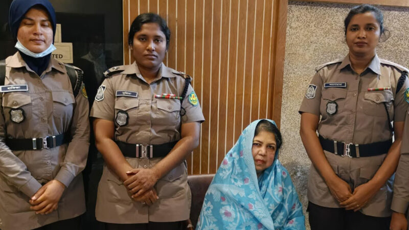 সেনা হেফাজতে বন্দি শিরীন শারমিনকে ‘বাসা থেকে গ্রেপ্তার’ দেখালো পুলিশ