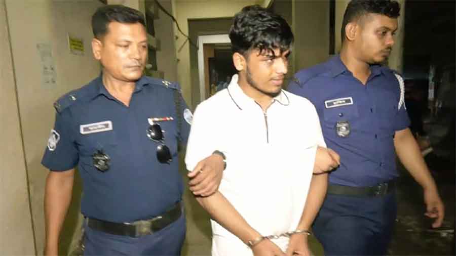 টেকনাফে আটক রোহিঙ্গা তরুণের ফোন থেকে পাকিস্তানি জঙ্গি নেটওয়ার্কের ভয়াবহ তথ্য উদ্ধার