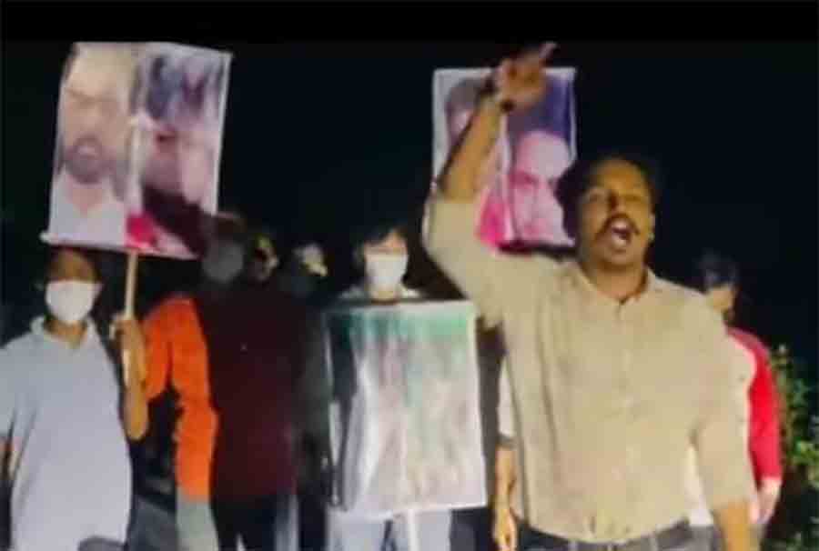 গোপালগঞ্জ গণহত্যা দিবস: চবি ক্যাম্পাসে স্লোগানে স্লোগানে ছাত্রলীগের প্রতিবাদ