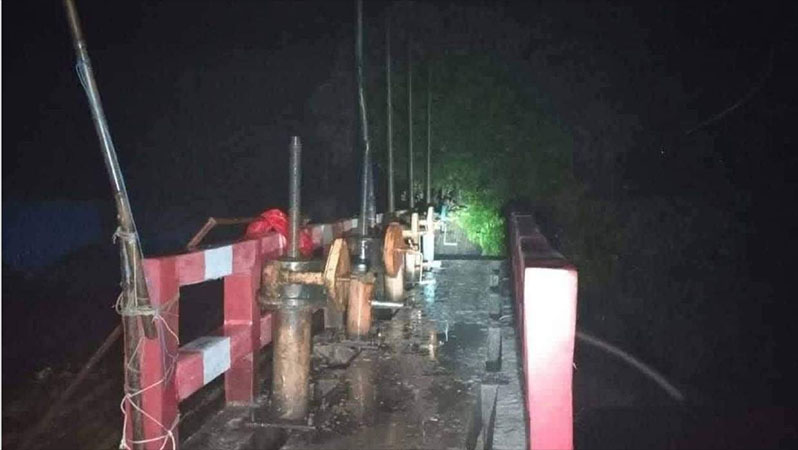 প্রভাবশালীদের মাছের ঘের রক্ষায় স্লুইসগেট বন্ধ, চট্টগ্রাম-কক্সবাজারে দীর্ঘায়িত বন্যা