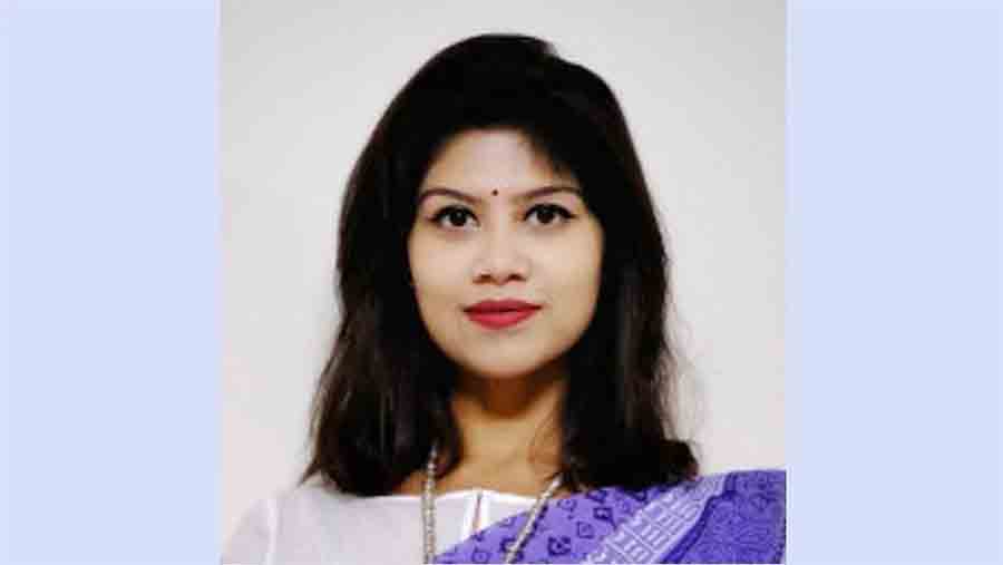 ৩৮ লাখ টাকা ঘুষ গ্রহণ: বরখাস্তের আদেশ প্রত্যাহার করে এনবিআর কমিশনার মিতু স্বপদে বহাল!