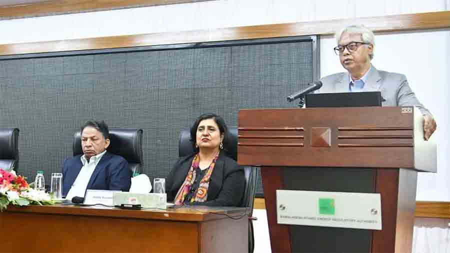 ‘রূপপুর বিদ্যুৎকেন্দ্র জ্বালানি নিরাপত্তার পথে ঐতিহাসিক মাইলফলক’ স্বীকার করলেন আমলারাই