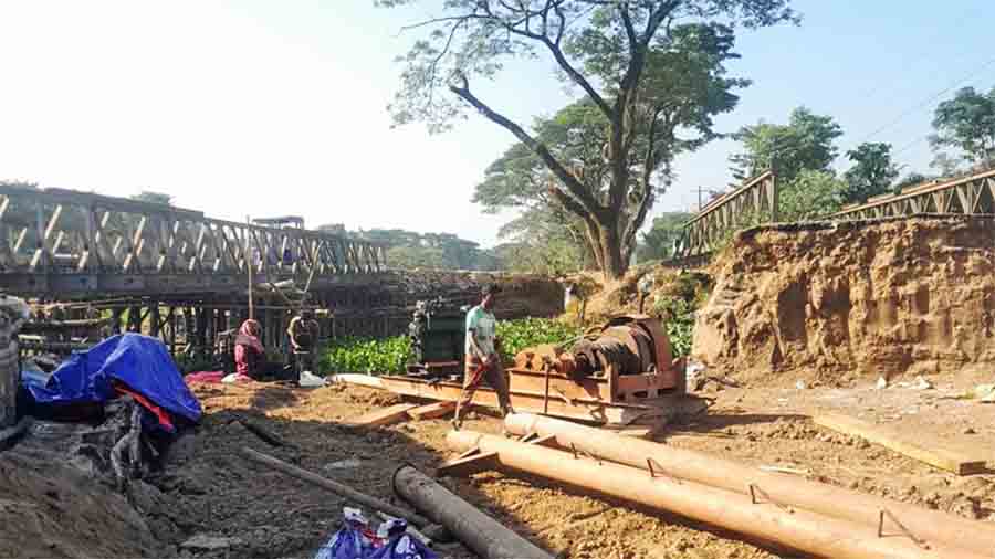 বিএনপির এমপির বিরুদ্ধে কোটি টাকা চাঁদাবাজির অভিযোগ: ঠিকাদারকে মামলা দিয়ে হয়রানি, সেতু নির্মাণ বন্ধ