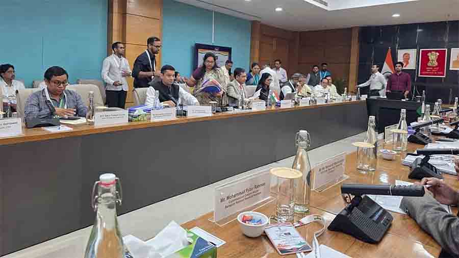 বাণিজ্য সংক্রান্ত বৈঠক: ভারতের মাটি ব্যবহার করে নেপাল-ভুটানে পণ্য রপ্তানির সুযোগ চাইল বাংলাদেশ