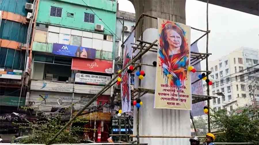 মেট্রোরেলের খাম্বায় থাকছে খালেদাসহ জুলাইর গ্রাফিতি