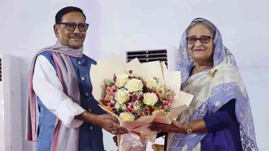 ওবায়দুল কাদের: শেখ হাসিনার স্বদেশ প্রত্যাবর্তন ঠেকাতে মরিয়া হয়ে বিদেশিদের দ্বারে দ্বারে ঘুরছে বিএনপি