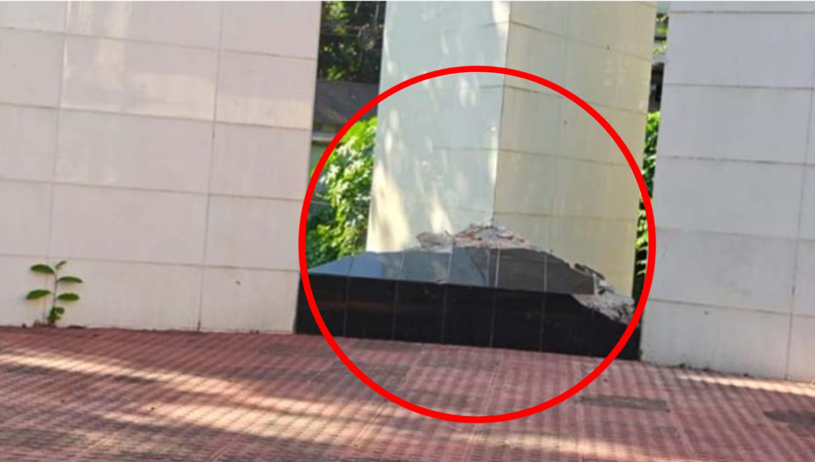 ফেইসবুকে ঘোষণা দিয়ে গাইবান্ধায় শহীদ মিনার ভাঙচুর